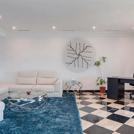 Oleholidays Pb 218 Primera Linea De Mar Puerto Banus Apartment